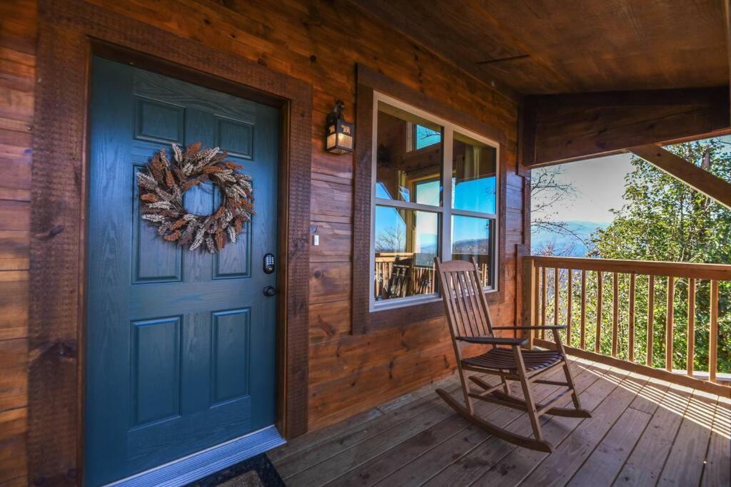 Walnut Ridge Cabin. Sleeps 7-11! Hot Tub, Pool Table, Minutes To Downtown Gatlinburg! Villa Exterior photo